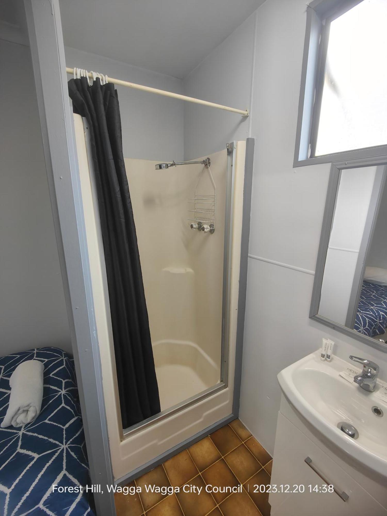 Wagga Wagga Tourist Park Hotel Bagian luar foto