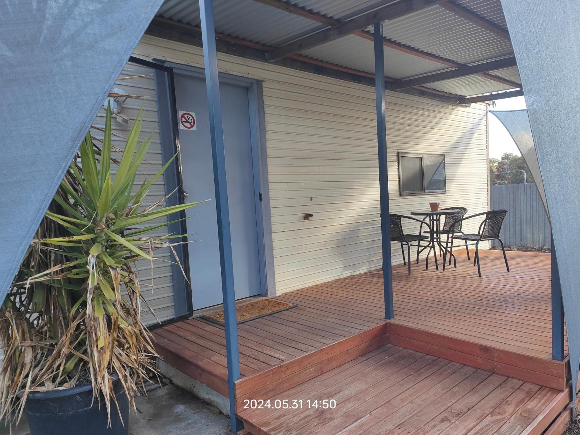 Wagga Wagga Tourist Park Hotel Ruang foto