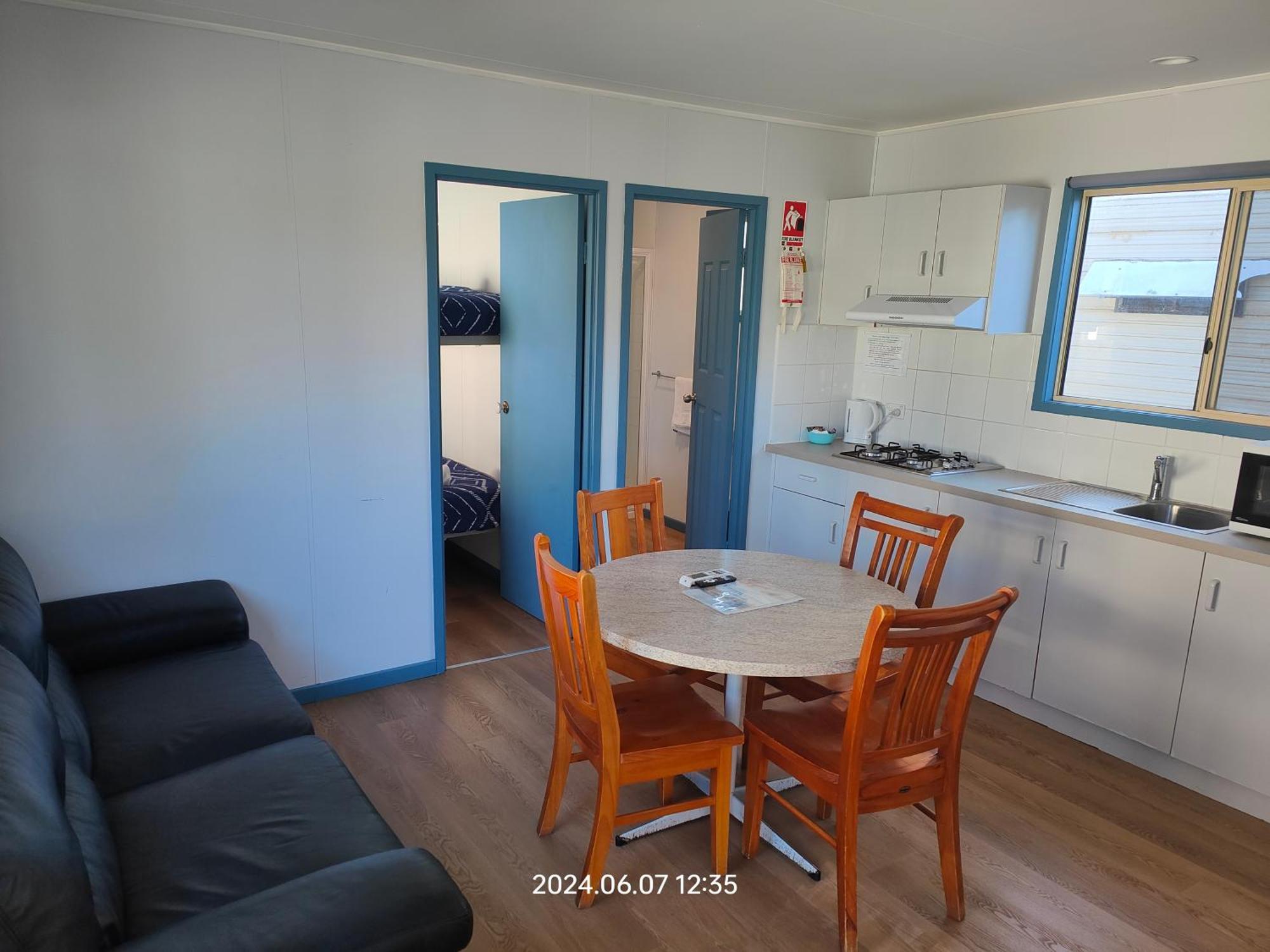 Wagga Wagga Tourist Park Hotel Ruang foto